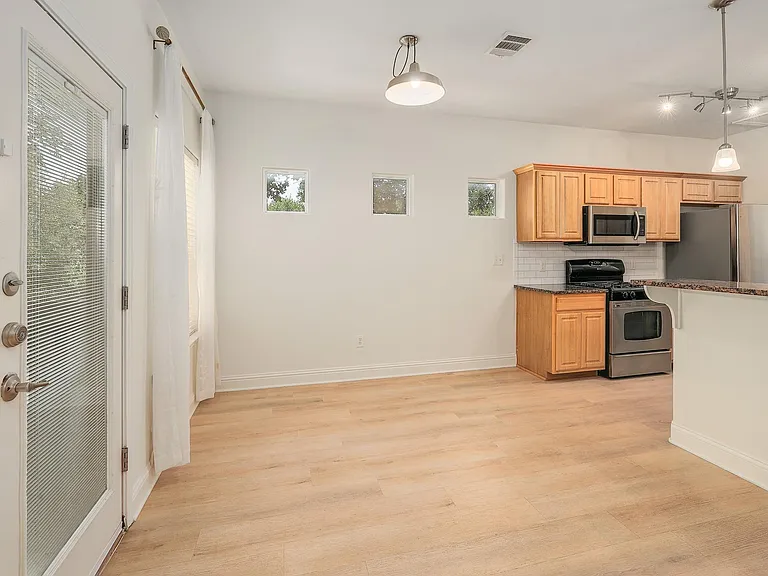 4803 Pecan Springs Rd #B — Photo 7