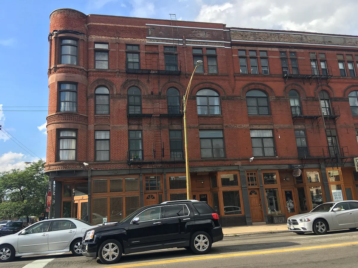 Building Photo - 509 N Racine Ave #2N