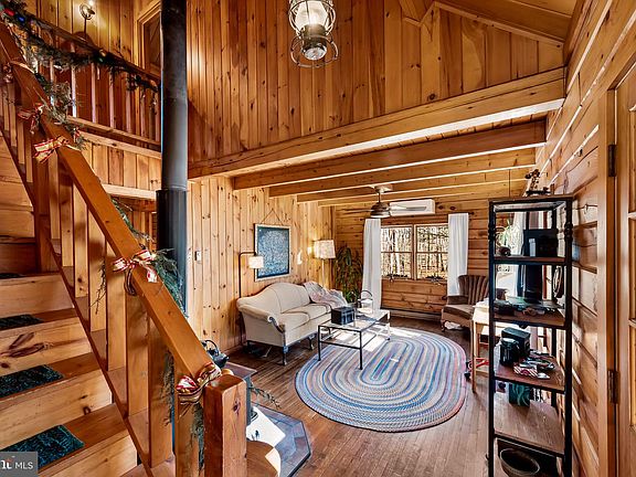 4th image of 1008 Cold Bottom Rd