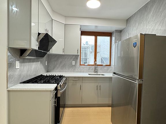 5th image of 2349 62nd St #1