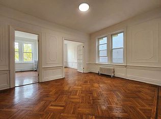686 5th Ave #4, Brooklyn, NY 11215