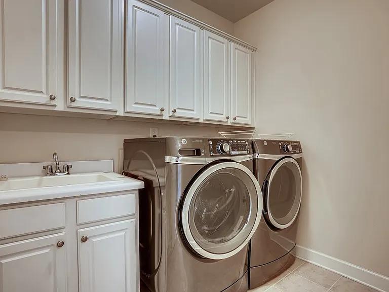 2544 Josselyn Ln SE — Photo 36