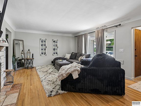 5th image of 6634 Western Ave
