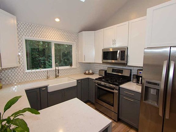 4th image of 11591 Lake Blvd