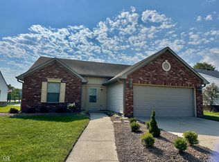 1582 Millridge Dr, Greenwood, IN