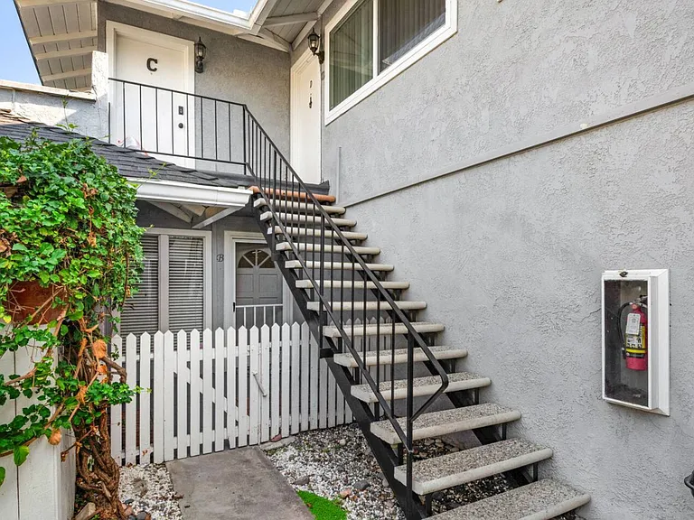 418 Nobel Ave #D — Photo 18