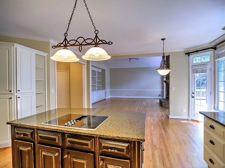 515 Mellbrook Ln — Photo 18