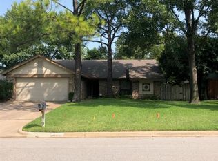619 N Riverside Dr, Grapevine, TX 76051