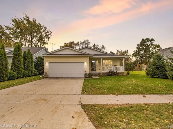 2708 Little St, Port Huron, MI 48060