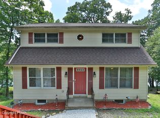 2155 Lancaster Dr, Bushkill, PA 18324