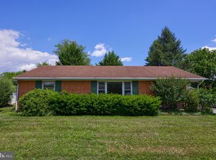 6157 Carpenter St, East Petersburg, PA 17520