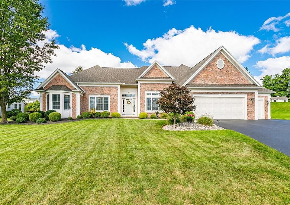 1st image of 16 Persimmon Dr