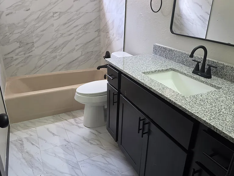 641 Redstone Ave — Photo 12