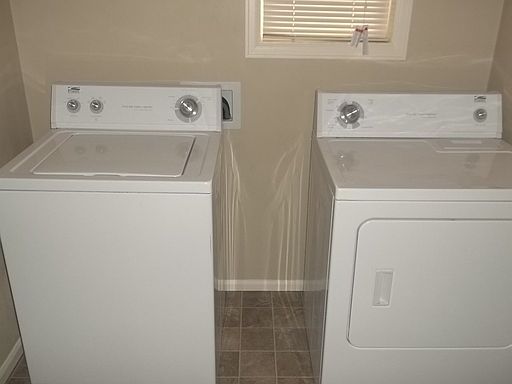 5th image of 1890 Oak St APT 5