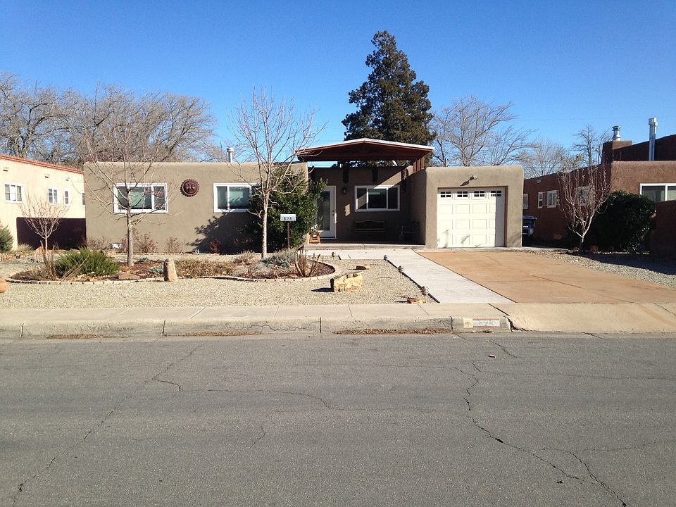 2nd image of 828 Manzano St NE