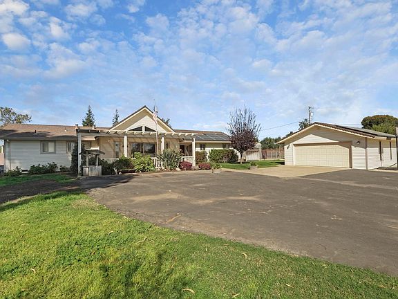 3rd image of 2539 E Woodson Rd