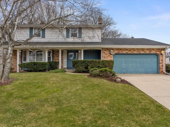 625 East Lakeview DRIVE, Oak Creek, WI 53154