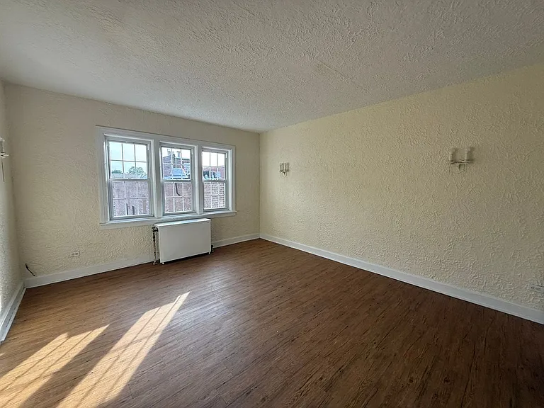 Bayard Manor Apartments — Photo 22