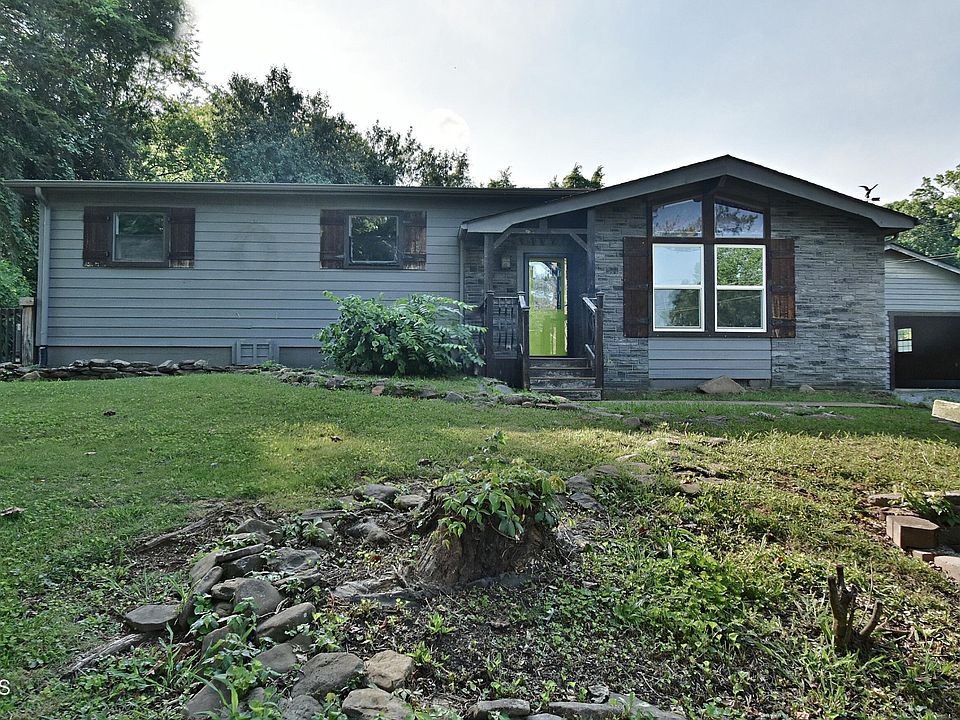1st image of 309 Perry Ln