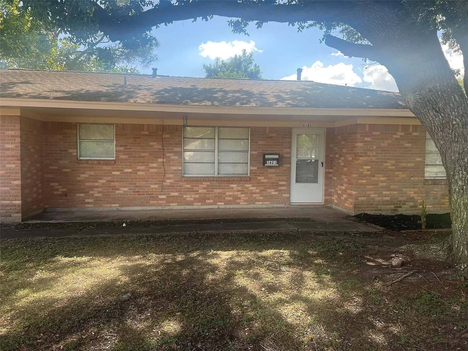 3 bed, 2.0 bath, 1520 sqft, $1,850 — Photo 2