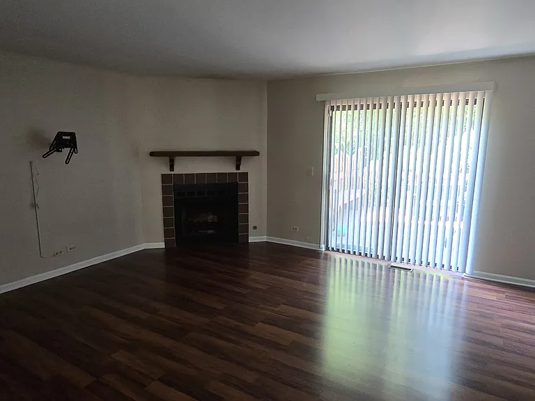 388 E Forest Knoll Dr — Photo 3