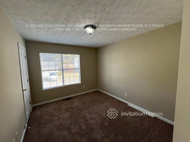 842 Stonebridge Cres — Photo 9