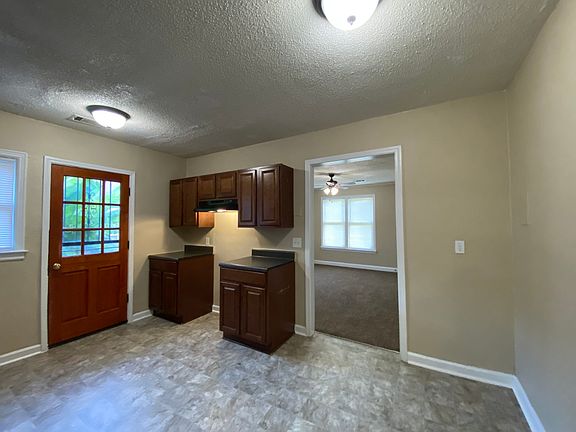4th image of 3577 Bowen Ave