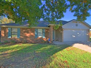 2102 Northside Dr, Cleburne, TX 76033