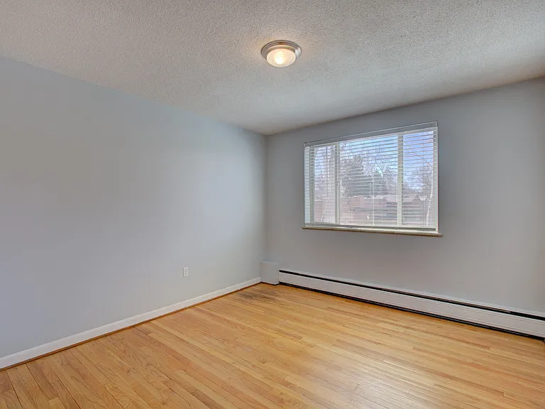 Kent Apartments — Photo 35