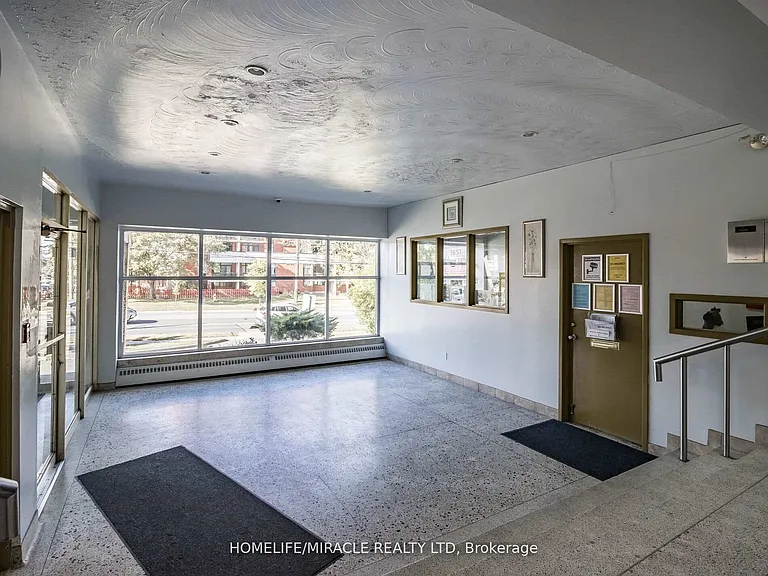 1651 Victoria Park Ave #302 — Photo 35