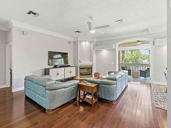 4th image of 49 Lake Pointe Dr