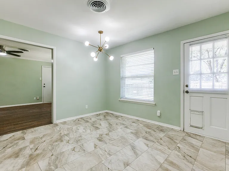 406 Vernet St — Photo 9