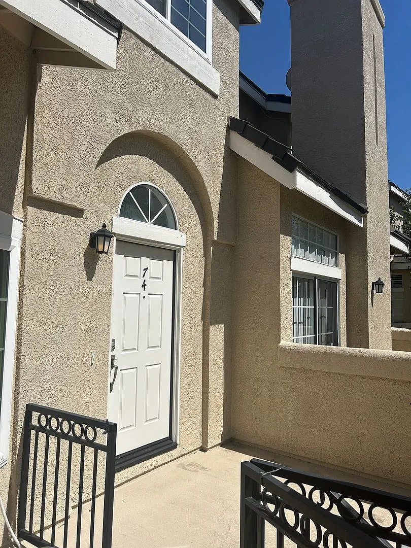 Building Photo - 2300 Maple Ave #74