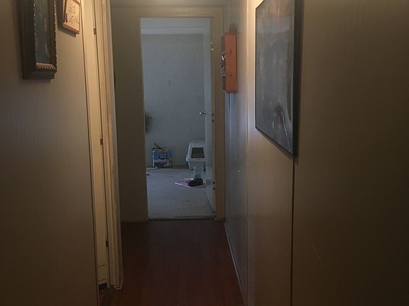 5th image of 502 S Cambridge Dr