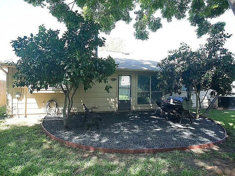 2406 Broken Elm Dr — Photo 10