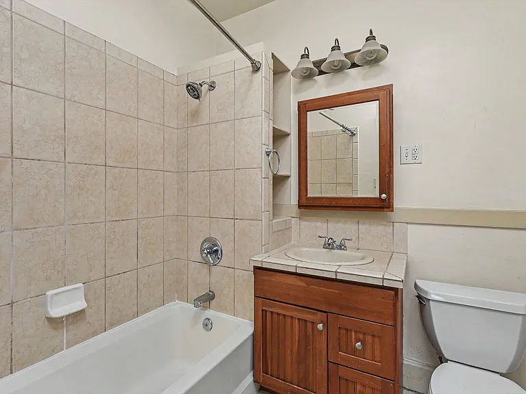 2123 S Franklin St — Photo 15