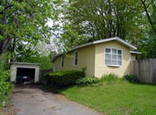 10 Birch Ln, Rensselaer, NY 12144