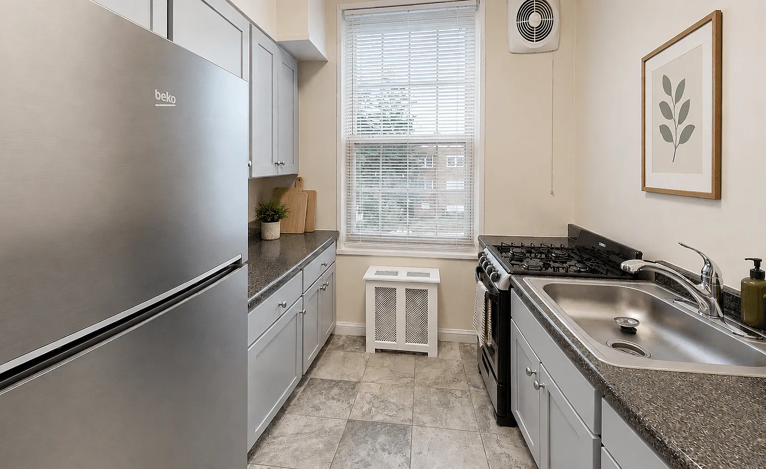 1401 Sheridan — Photo 2
