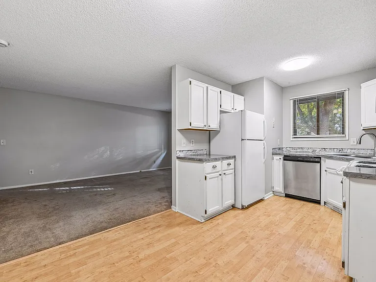 13316 Zenith Ln — Photo 8