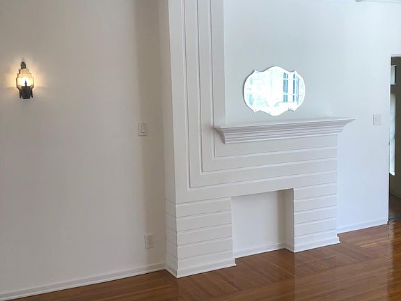 3rd image of 522 N Rossmore Ave APT 205