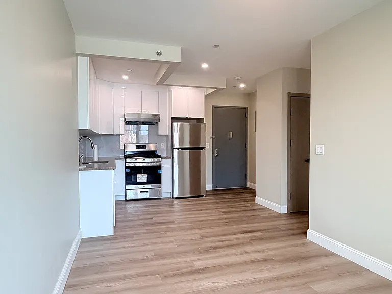163-07 72nd Ave #4F — Photo 4