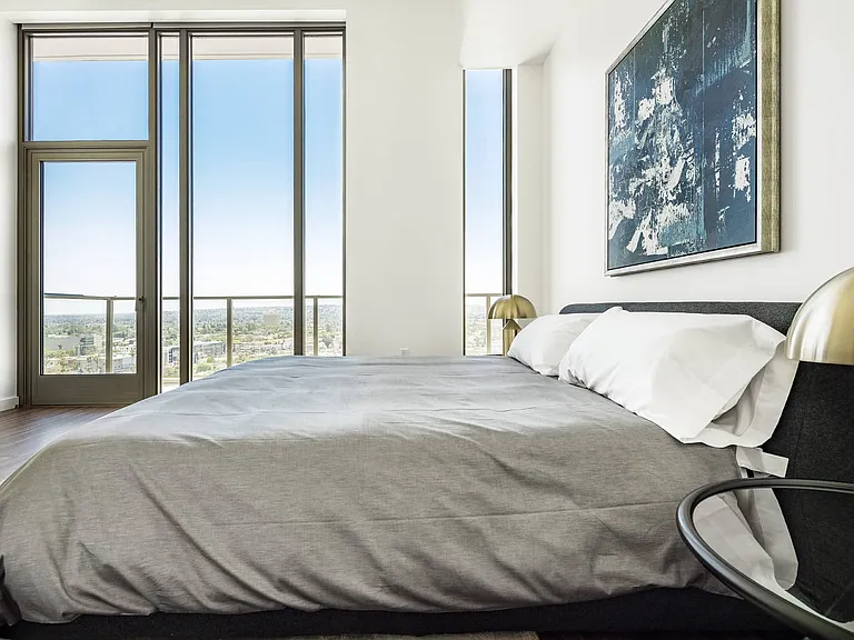 Vision on Wilshire — Photo 12
