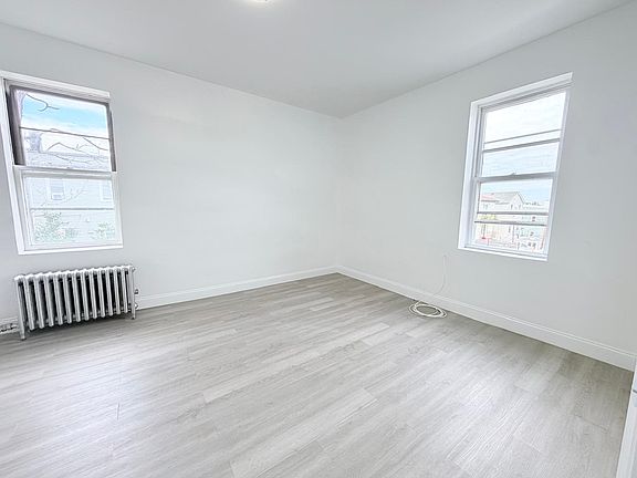 3rd image of 71 Lexington Ave #5E