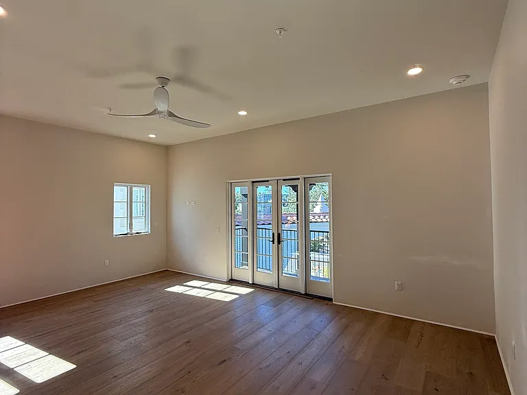 301 W Comstock Ave #1A — Photo 18