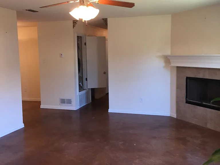 1006 Jameson St — Photo 5
