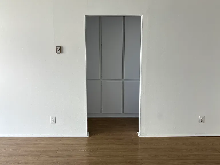 15 15th St #16 — Photo 6