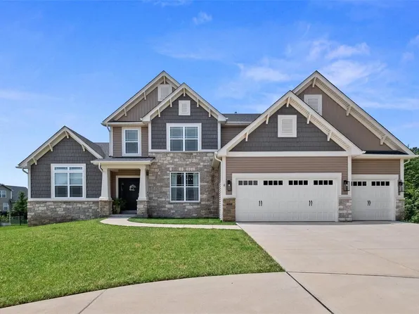 400 Filipp Ln, Lake Saint Louis, MO 63367