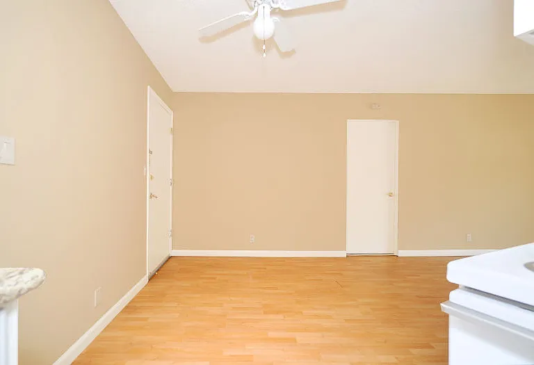 415 - 425 S Bernardo Avenue — Photo 11