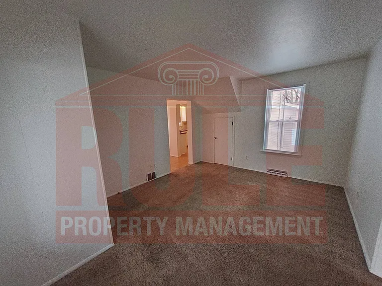 512 E Atlantic St — Photo 8