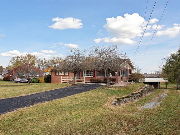 3rd image of 329 Piney Ave